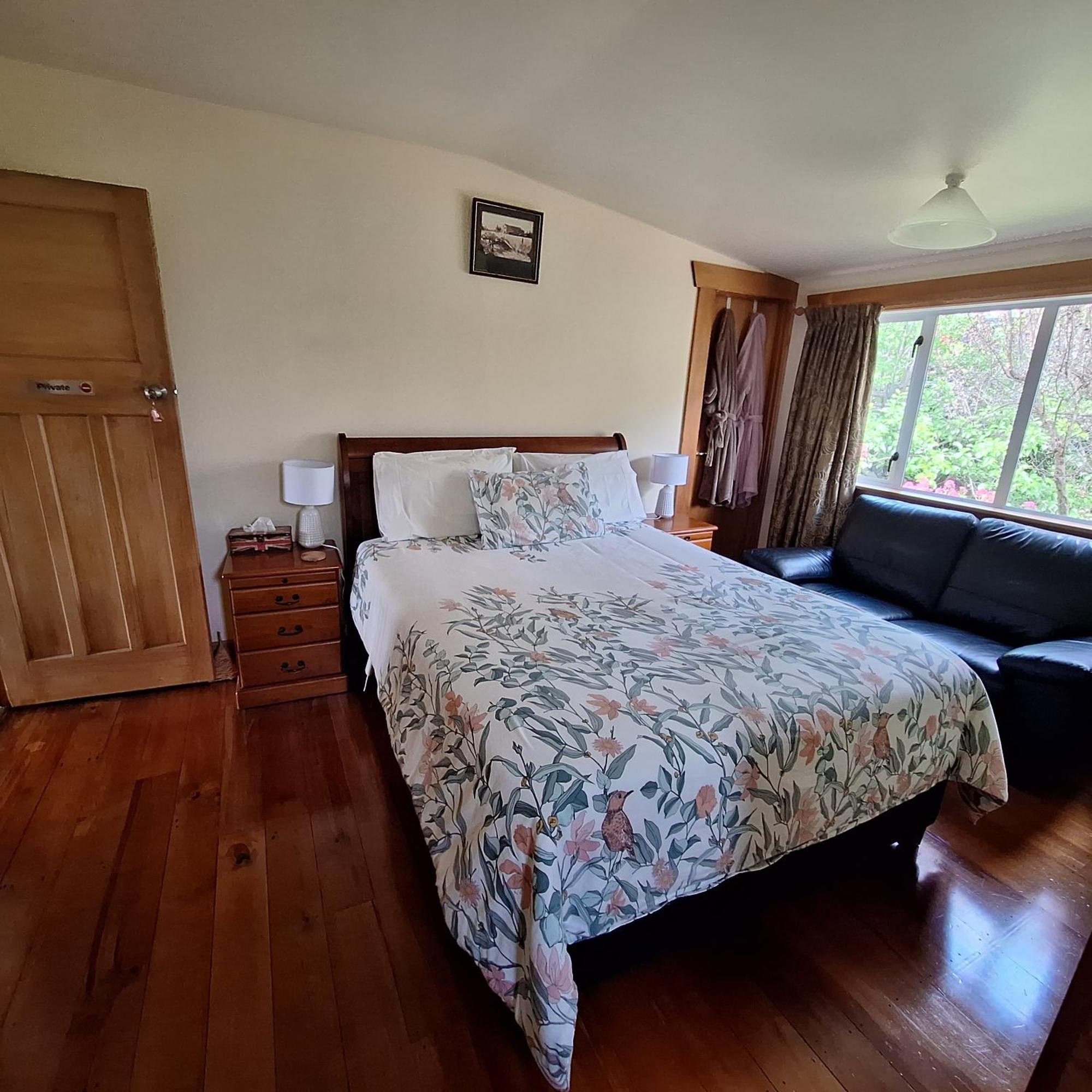 Olde Mill House B&B & Bike2Wine Cycle Hire Renwick Экстерьер фото