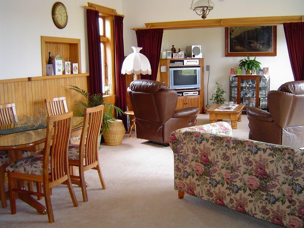 Olde Mill House B&B & Bike2Wine Cycle Hire Renwick Экстерьер фото