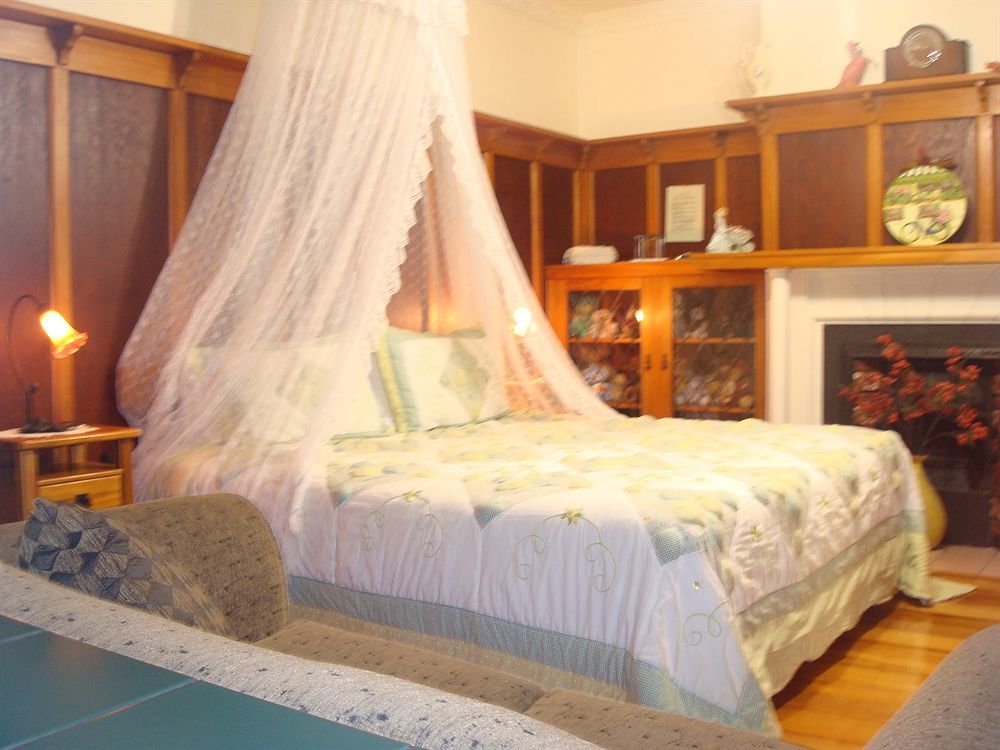 Olde Mill House B&B & Bike2Wine Cycle Hire Renwick Экстерьер фото