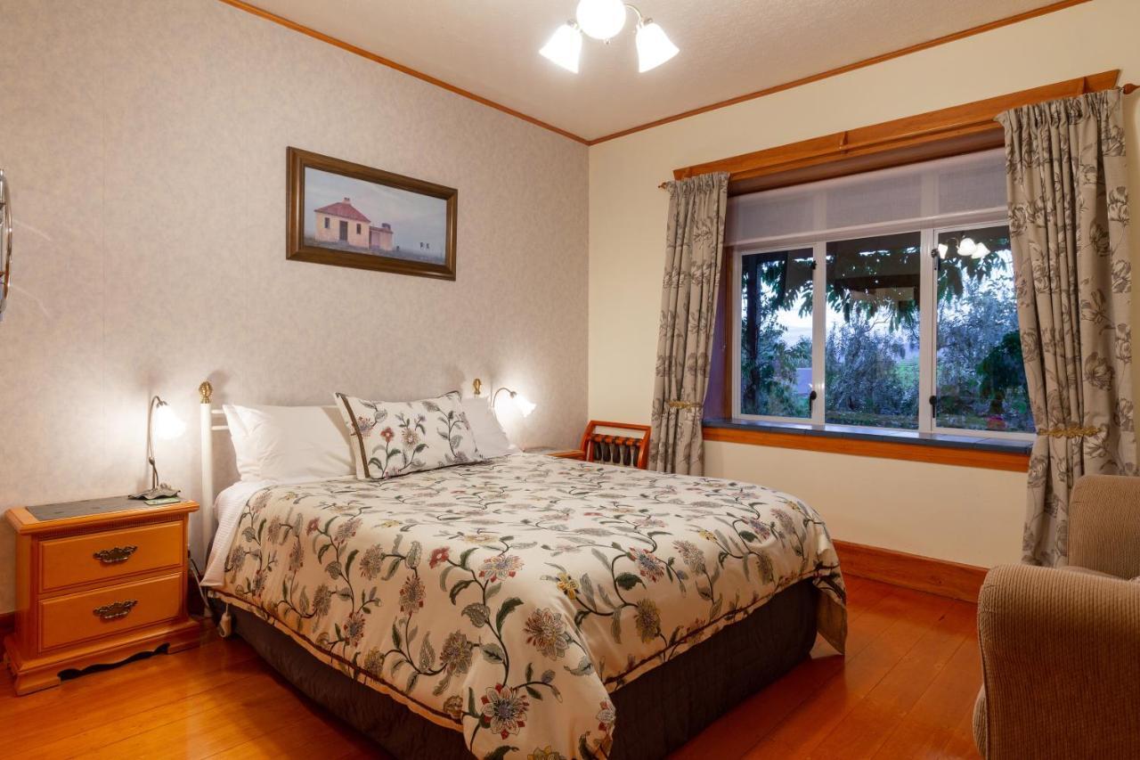 Olde Mill House B&B & Bike2Wine Cycle Hire Renwick Экстерьер фото
